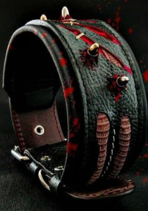 "Haunted" Halsband